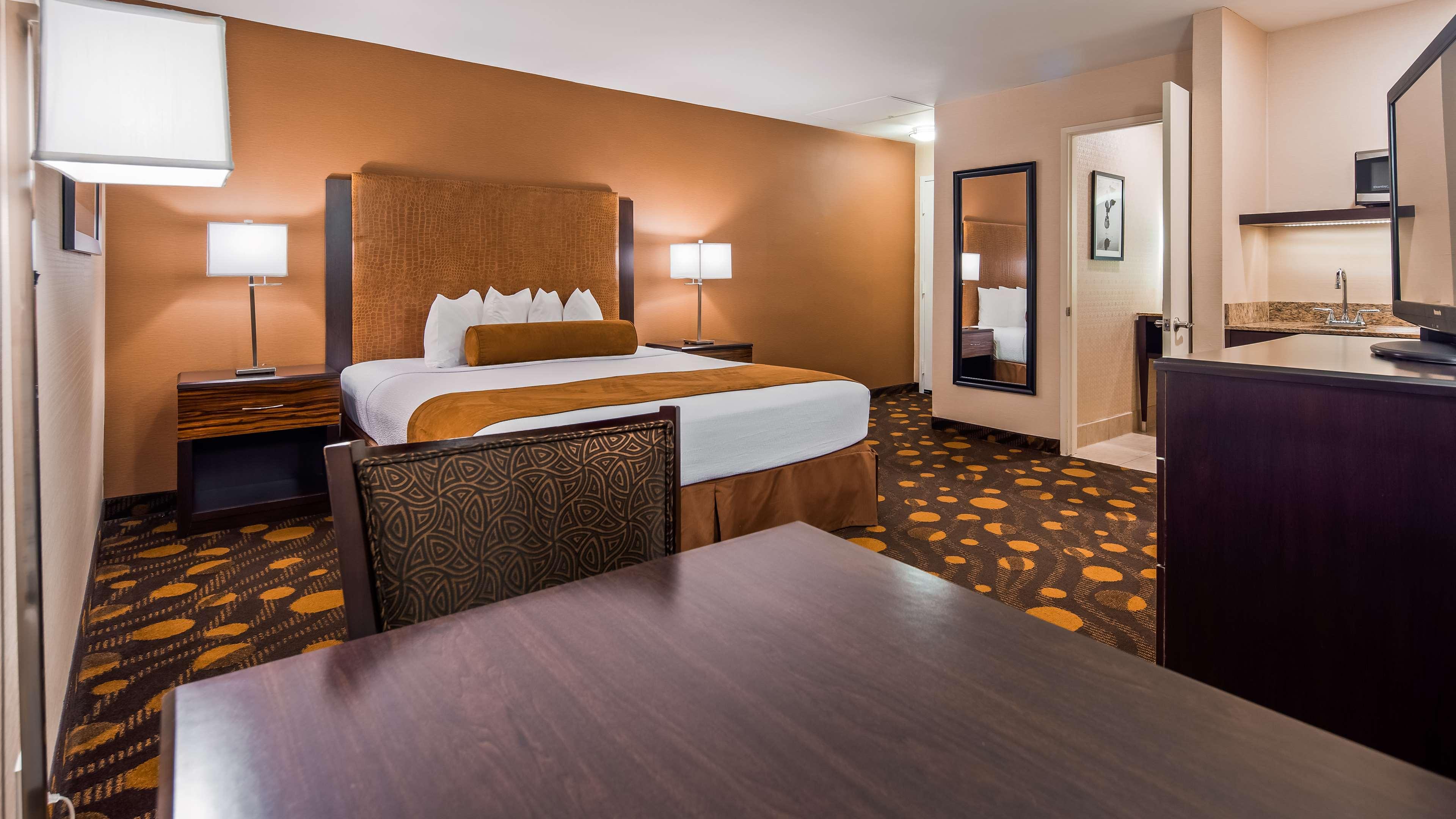 Best Western Plus Suites Hotel Coronado Island Екстериор снимка