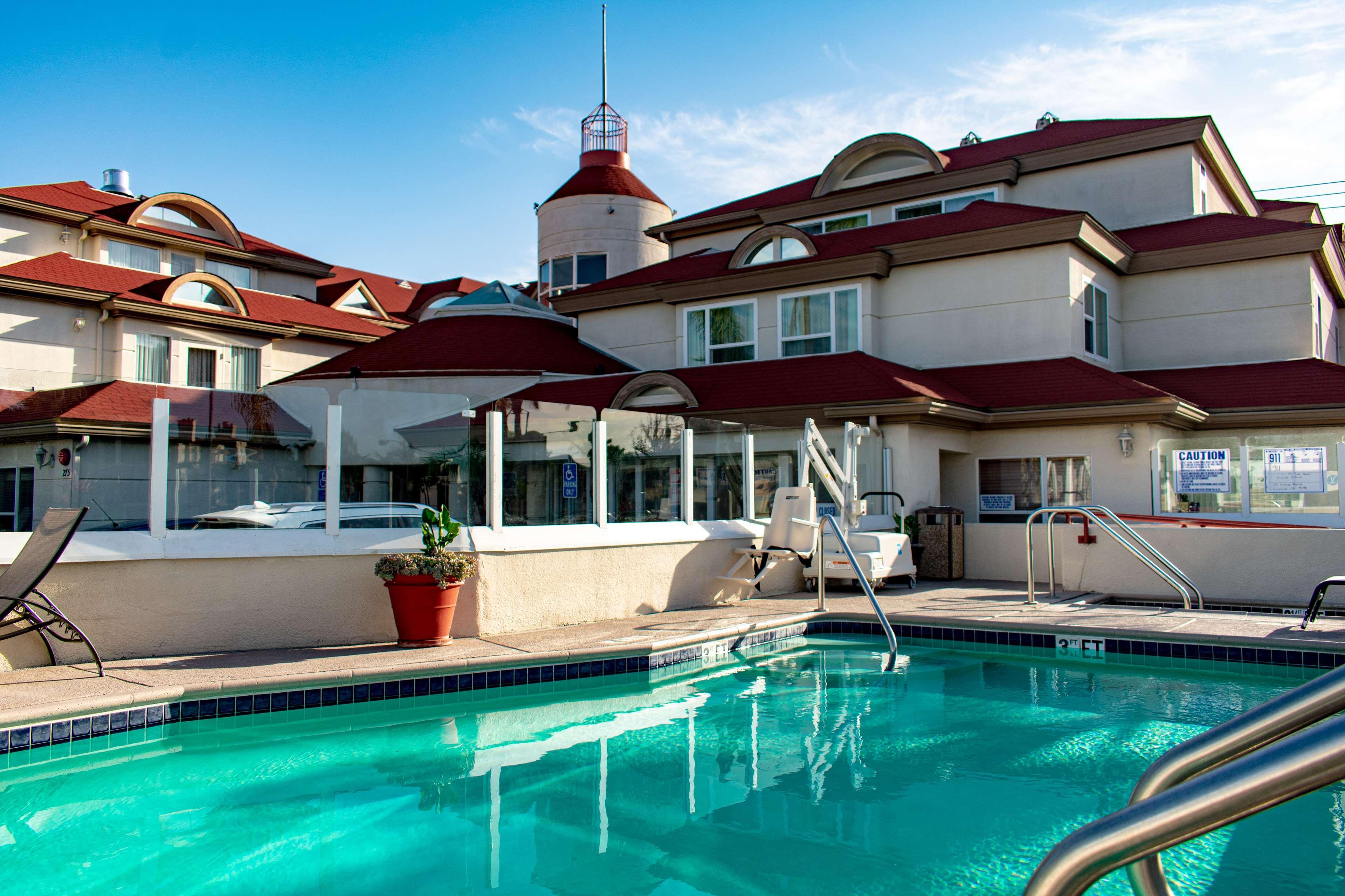 Best Western Plus Suites Hotel Coronado Island Екстериор снимка