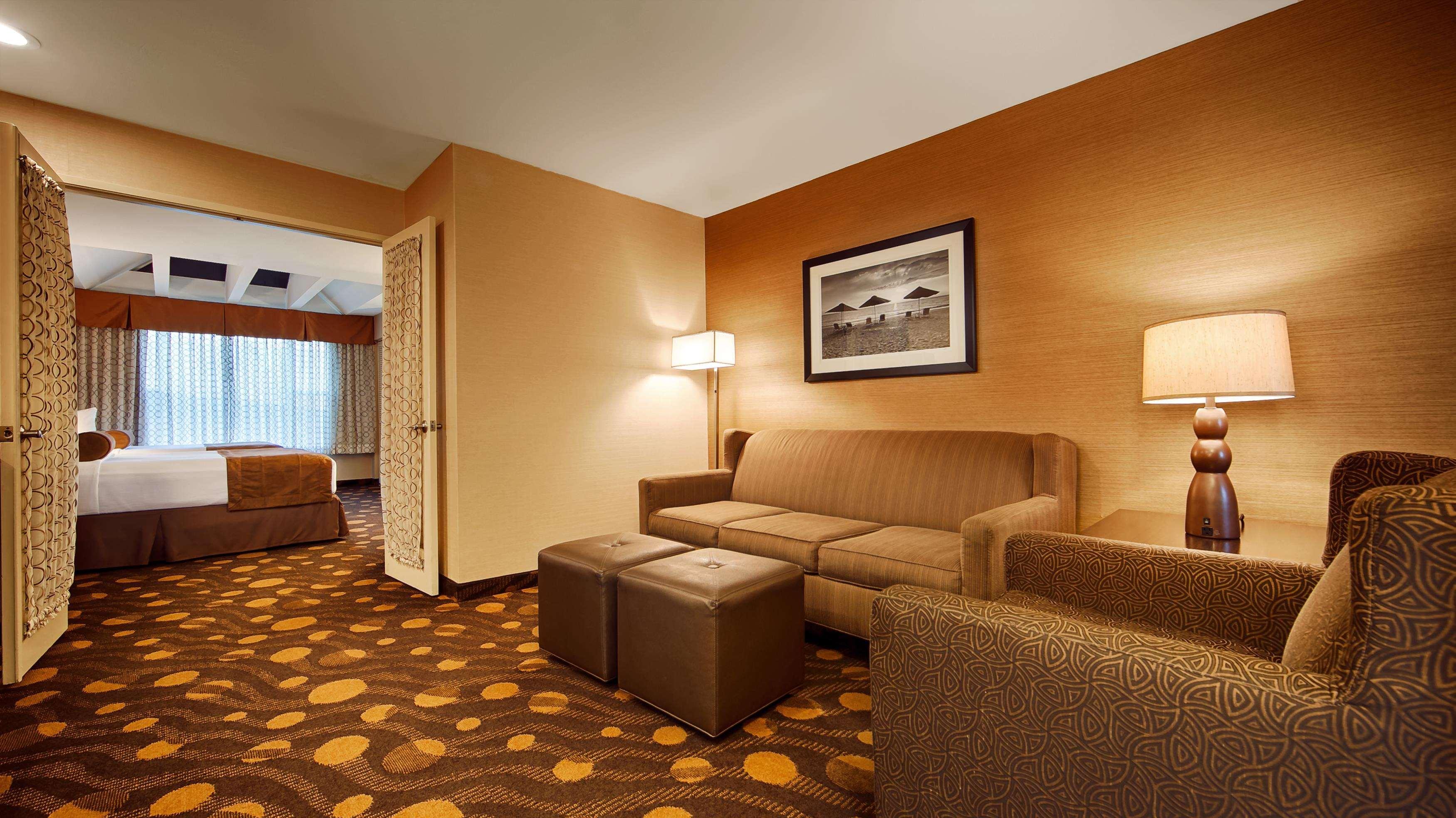Best Western Plus Suites Hotel Coronado Island Екстериор снимка