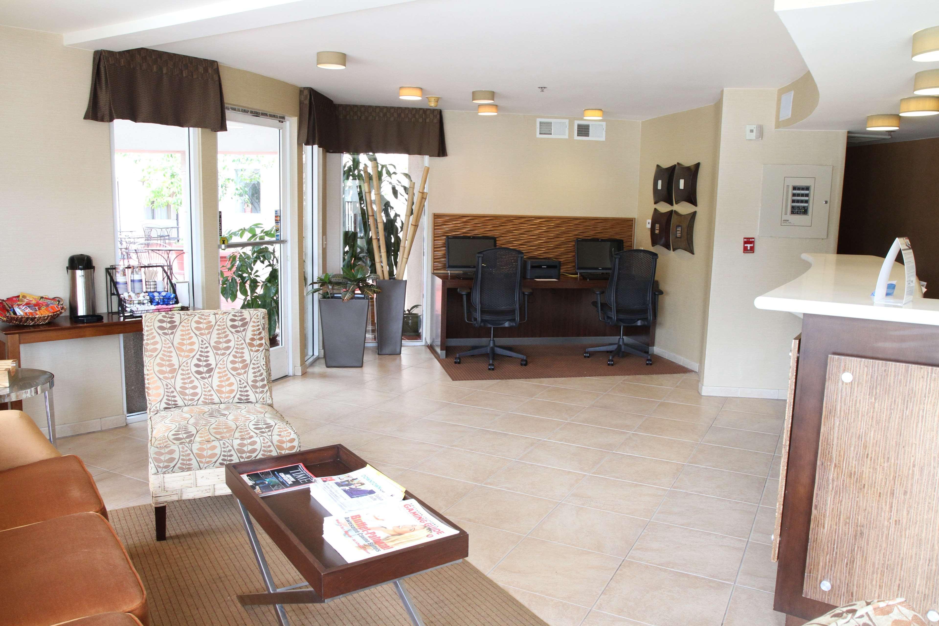 Best Western Plus Suites Hotel Coronado Island Екстериор снимка